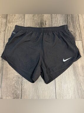 Nike Dri-FIT Swift Women's Running Shorts Black Camo Print Zip Pocket XS Workout
